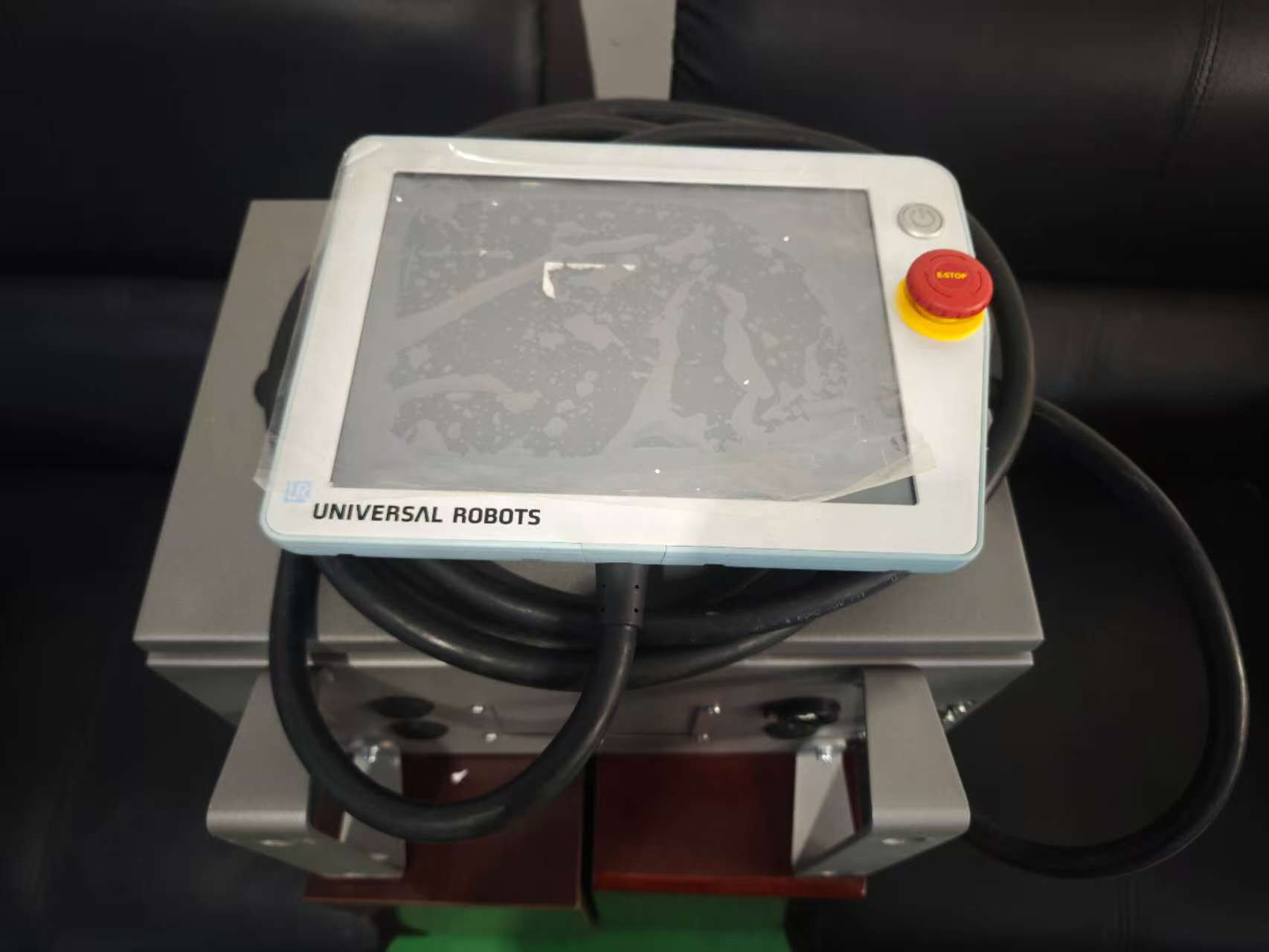 UR机器人控制箱